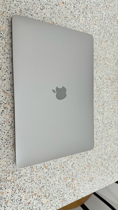 Macbook air 13 8/128gb