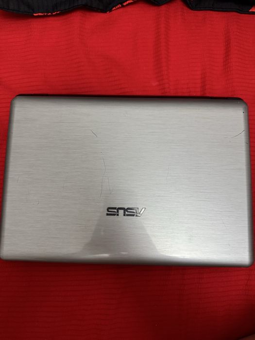 Noutbuk (Asus modeli)