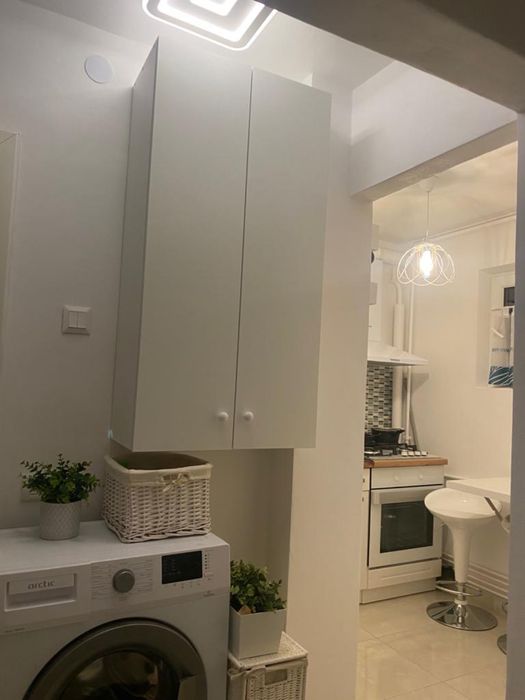 Vand apartament 2 camere zona centrala complet utilat si mobilat