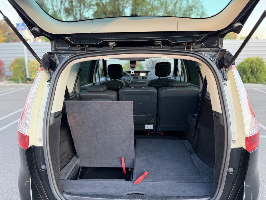 Renault Grand Scenic 1.5 DCI 110 CP