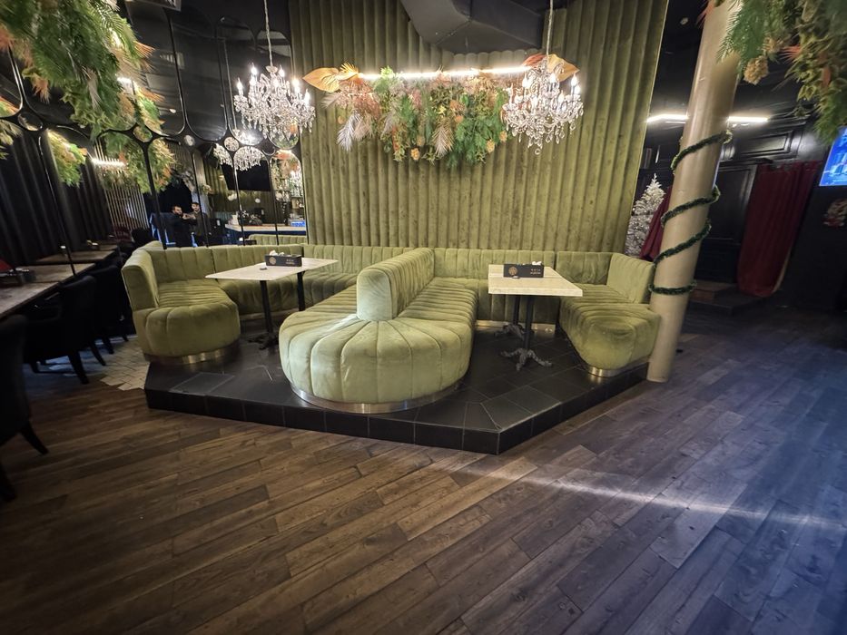 Продаю диван для кафе и ресторана