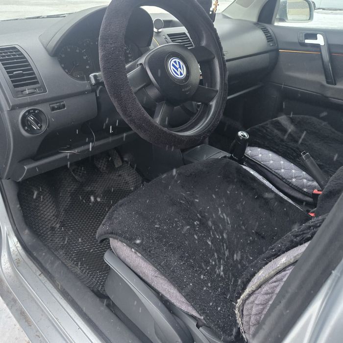 Продам авто фольцваген polo 2002 года