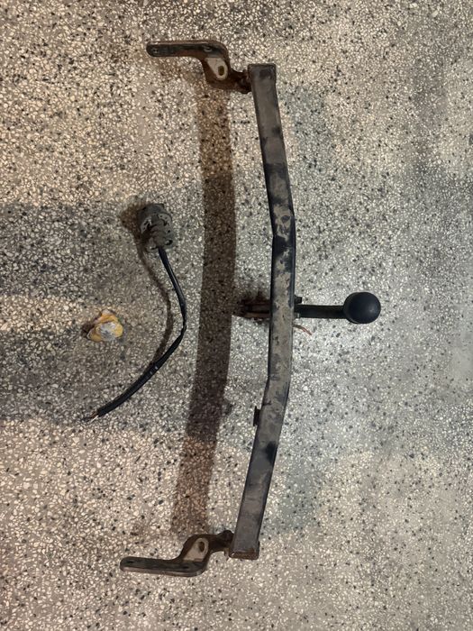 Теглич за Пежо 208