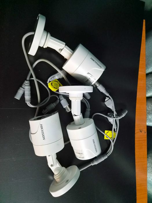 Set 3 camere Hikvision 2Mp IR30m