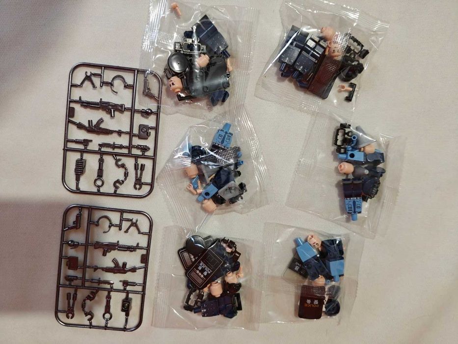 Set 12 figurine tip Lego City Police cu accesorii