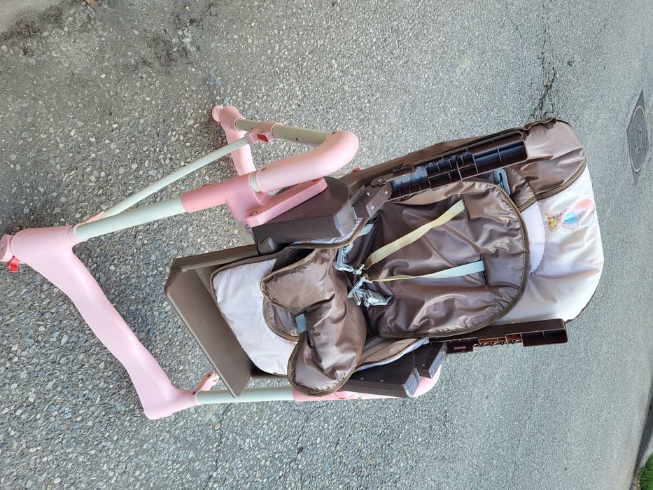 Vând scaun de masă pentru bebe