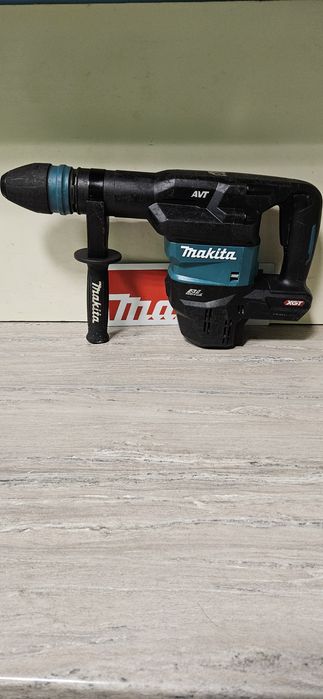 Makita Къртач HM001G XGT40V.SDS MAX