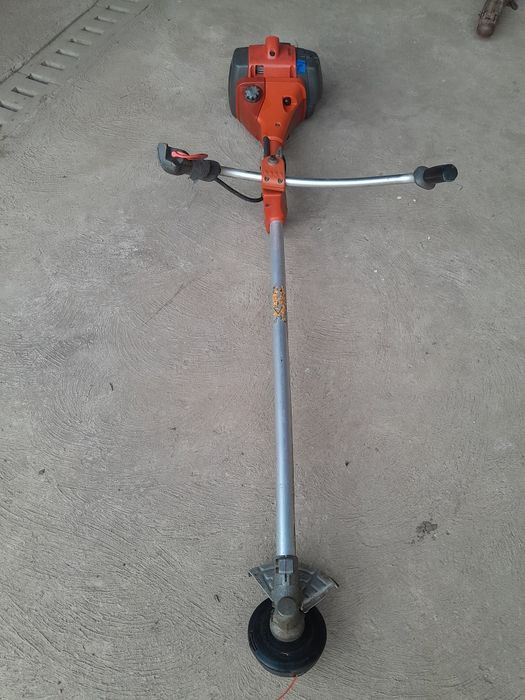 Motocoasă profesională Husqvarna