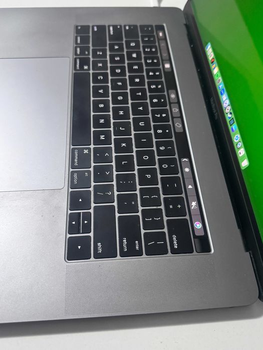 Apple MacBook Pro 15-inch 2016