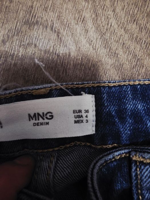 Blugi MNG impecabili mărime S culoare albastru