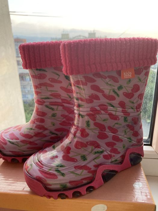 Резиновые сапоги на девочку