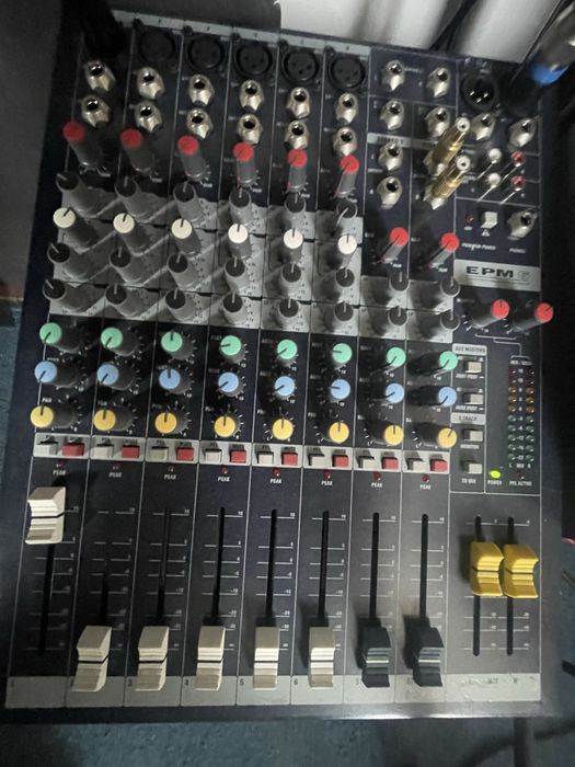 Soundcraft mixer Epm 6