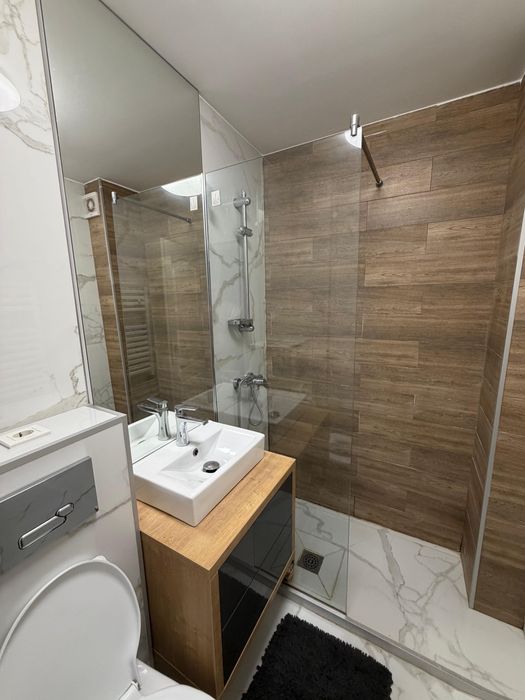 Proprietar – Închiriez garsonieră LUX, zona BIG, etaj 3/4, Centrală + AC