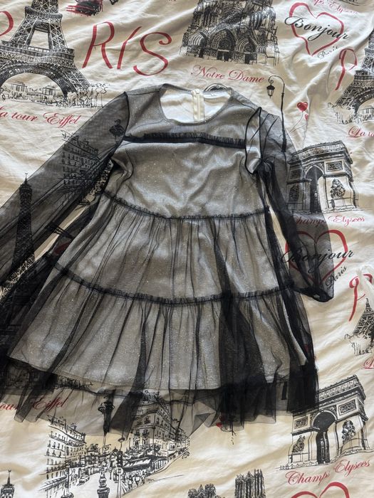 Продам 2 платья за 8000 тенге