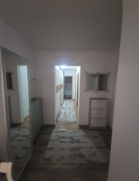 Apartament cu 3 camere Torontalului de inchiriat