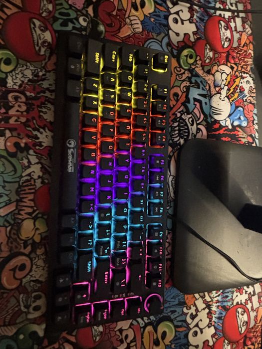 Se vinde PC + Monitor + Tastatura + mouse