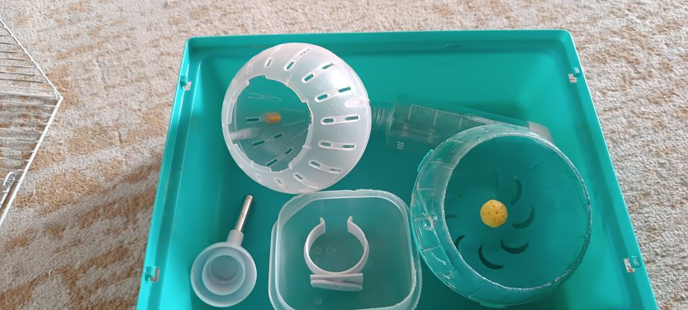 Продам клетку срочно