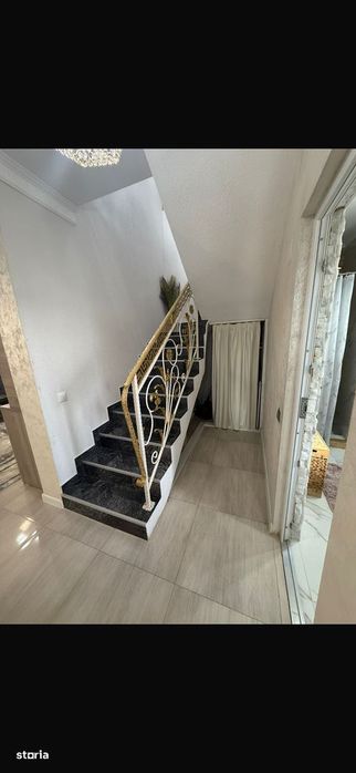 Vila cu 4 camere, zona centrală