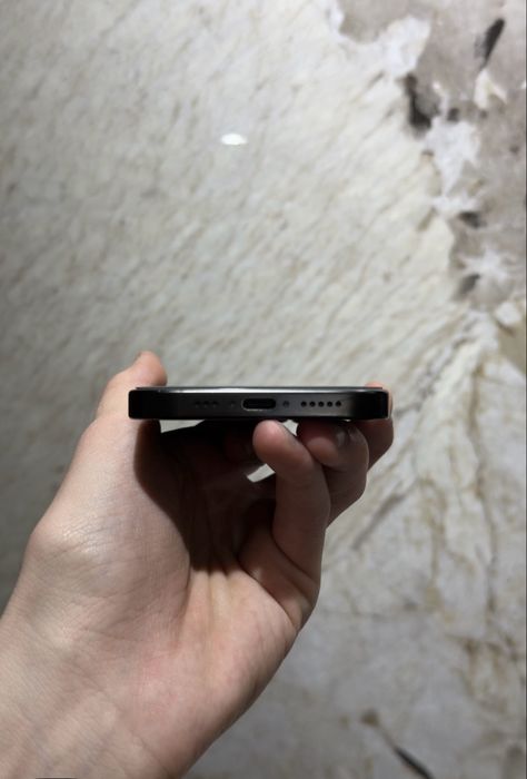 Model: Iphone 16 pro