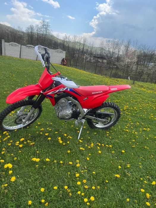 Motocicleta 125 - Honda CRF BF