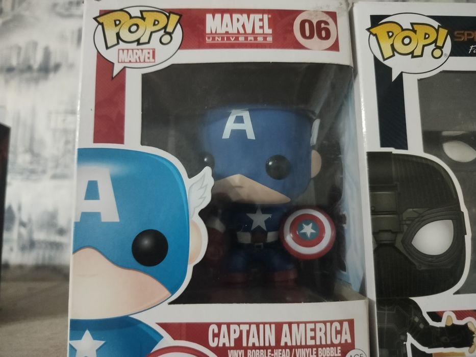 Продам фигурки Марвел и оно