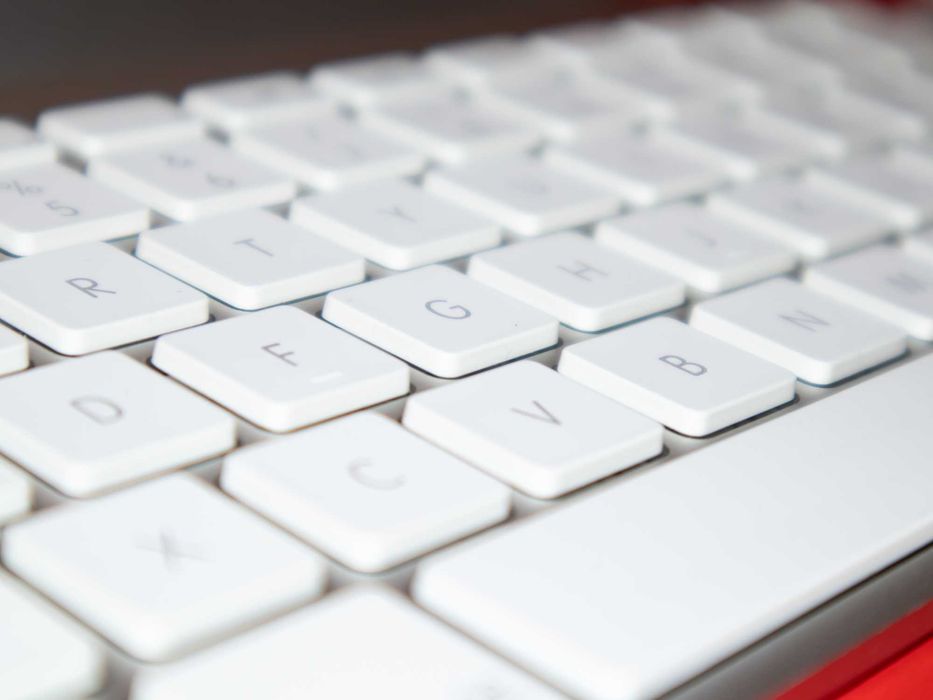 Mac Mini A1347 комплект с Magic Mouse и клавиатура, 2GHz i5, 240GB SSD