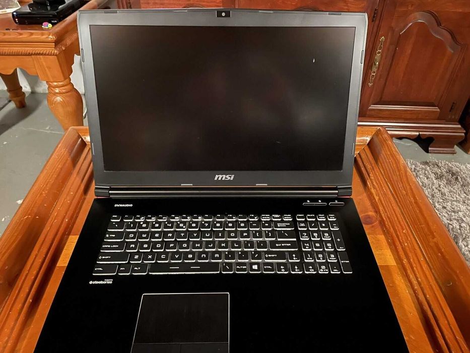 MSI GP72 Leopard Pro (i7-7700HQ, GTX 1070 VRAM 8GB, DDR4 32Gb)