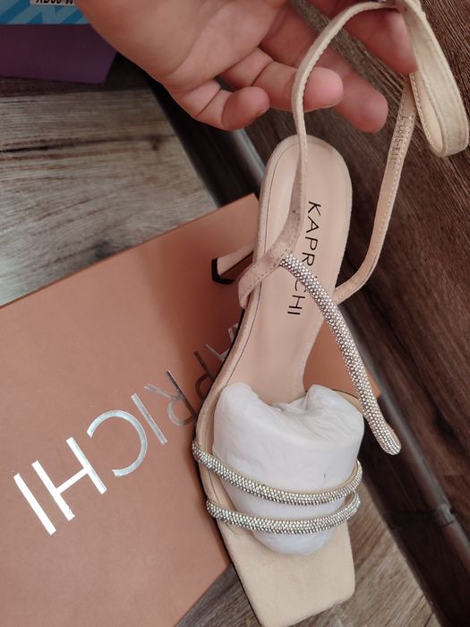 Продам женские туфли разные