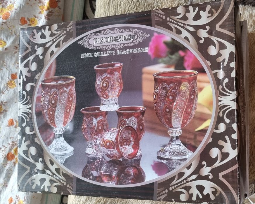 Набор фужеров . .