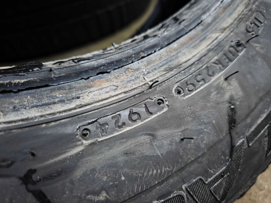 2бр Зимни гуми за бус 215 65 16 С - Lassa - DOT 2024