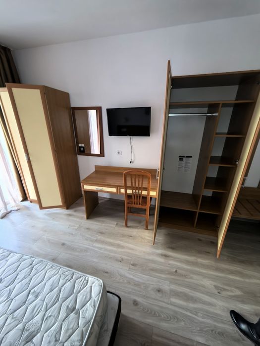 Огледало за стена два вида