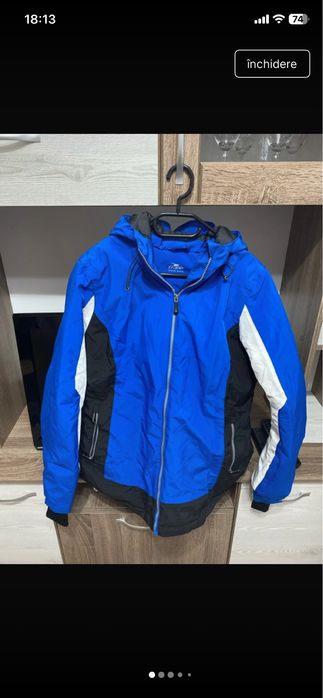 Costum ski.