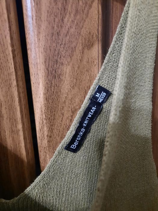 Разгрузка гардероба/ продам вещи (платья, кофты)