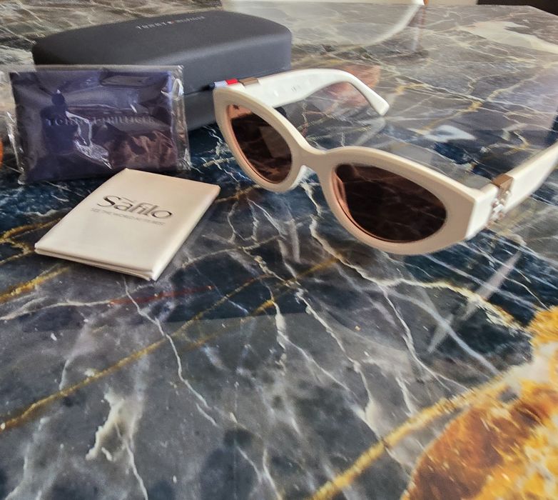 Очила Tommy Hilfiger