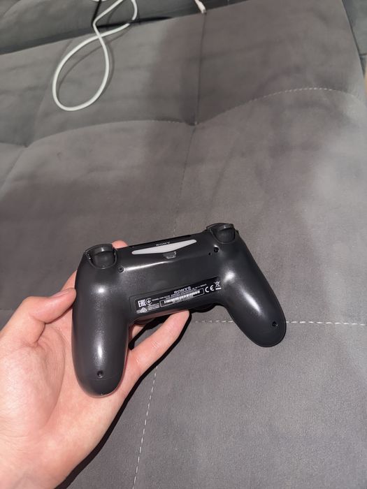 джойстик ps4 новый