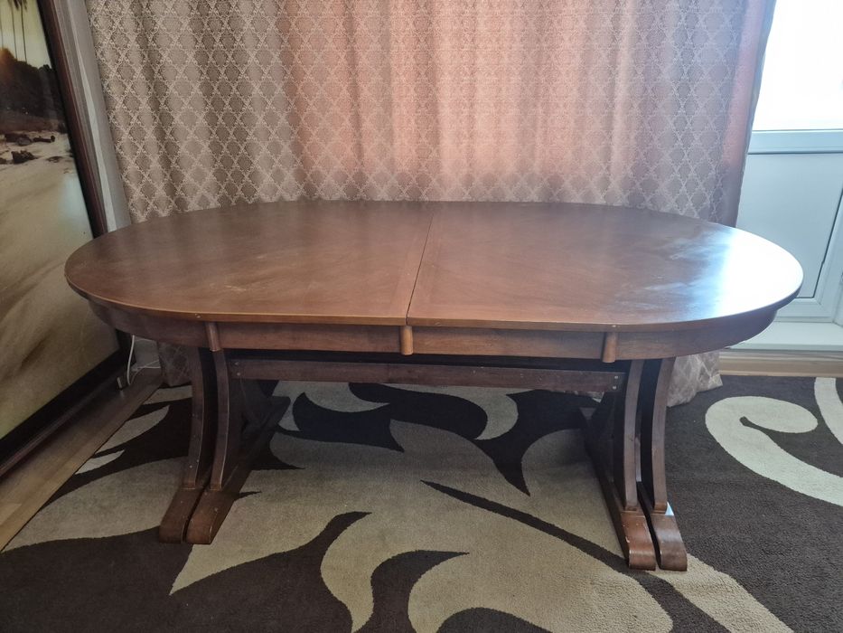 Стол для гостиной