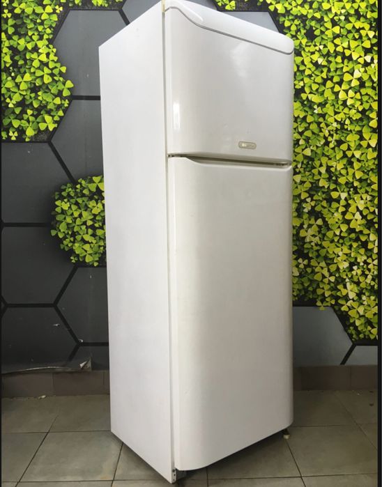 Продам холодильник Аристон