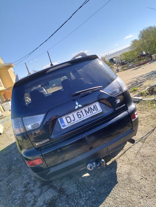 Vând Mitsubishi outlander