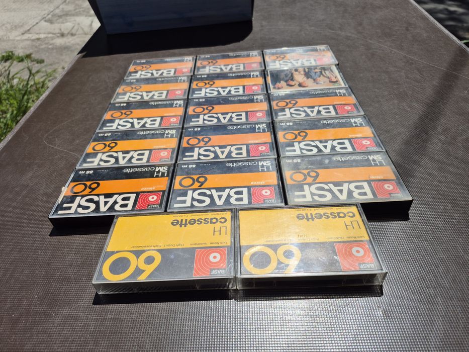 Vând Lot 17 casete audio originale Basf LH 60 minute,SM casette