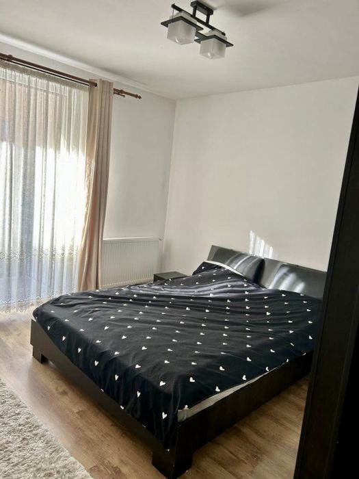 Persoana fizica vând apartament cu doua camere