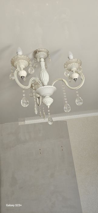 Продам б/у люстры