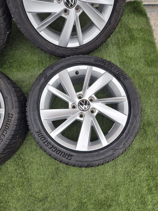 Jante ca noi R 17 5x112 Golf 8 cu 205 50 17 Bridgestone