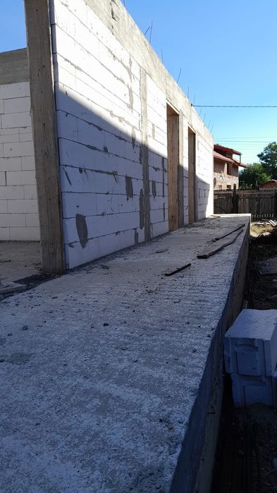 Casa in constructie de vanzare