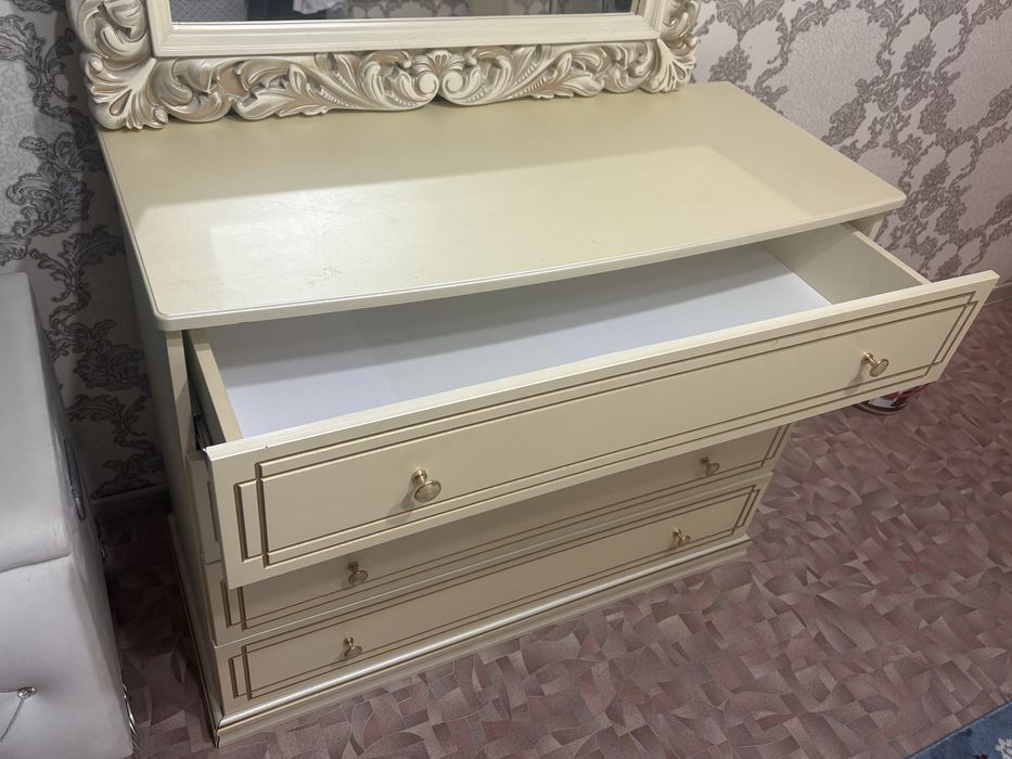 Камот с зеркалой