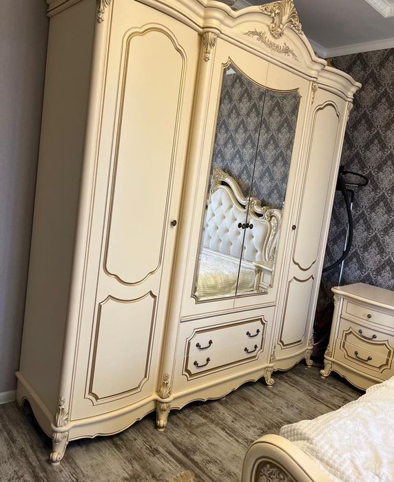 Спальный гарнитур