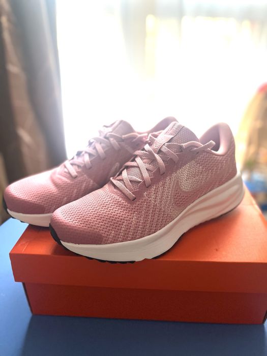 Маратонки Nike 38,5