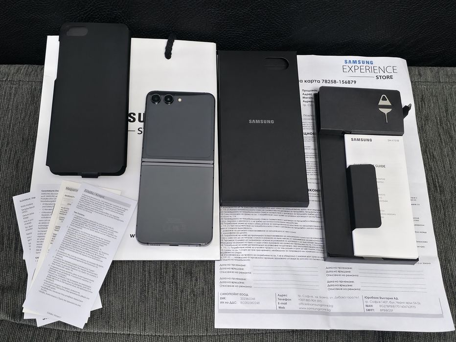 КАТО НОВ 256GB Samsung Z Flip 5 Гаранция Experience Store '25 Graphite