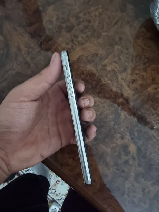 iPhone X 64/100 сроноо