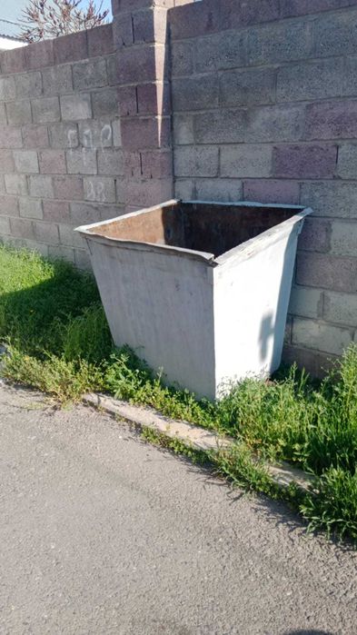 Продам мусорный бак