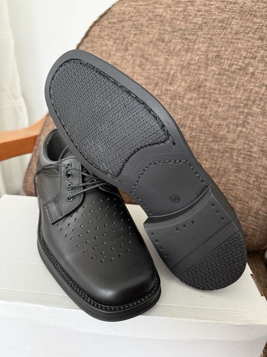 Pantofi MAI pentru vara cu gaurele din piele naturala